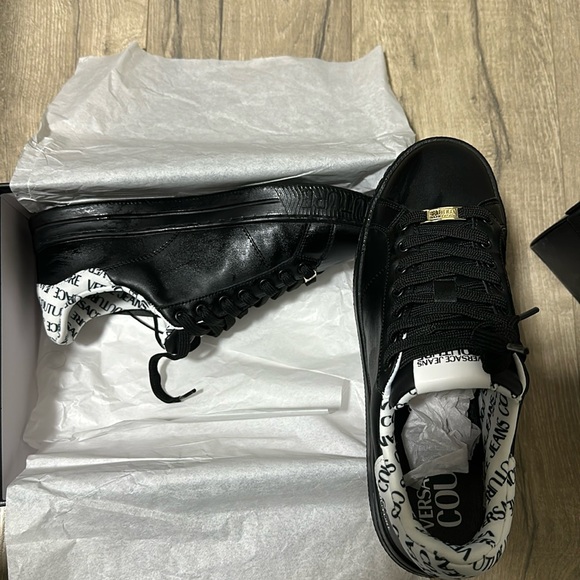 Mens Versace Sneakers - Picture 1 of 5